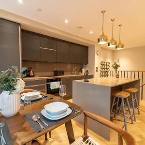 Entire 2 Bed - Free Parking - No. 15 - The Cosy Collection Ltd Apartment York